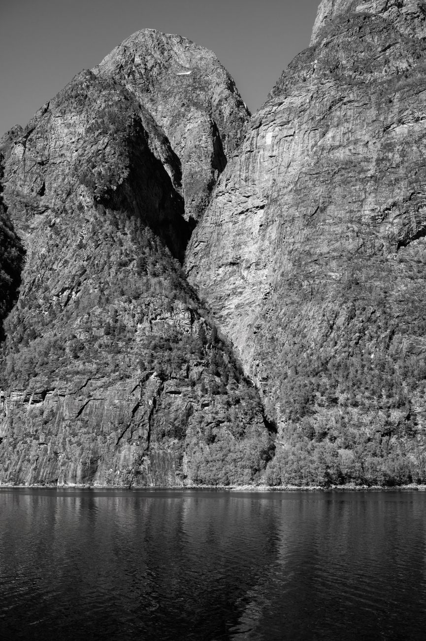 Stark fjord scenery in Fiordland, New Zealand